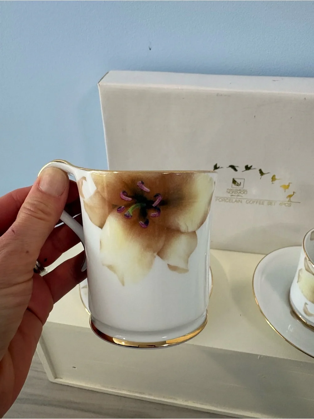 Naremoa Studio Collection White Porcelain Lily Coffee Cup Saucer Set Boxed 4pc